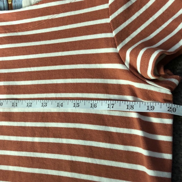 Sold⭐️⭐️ Beautiful Loft t-shirt striped Dress - Picture 3 of 7